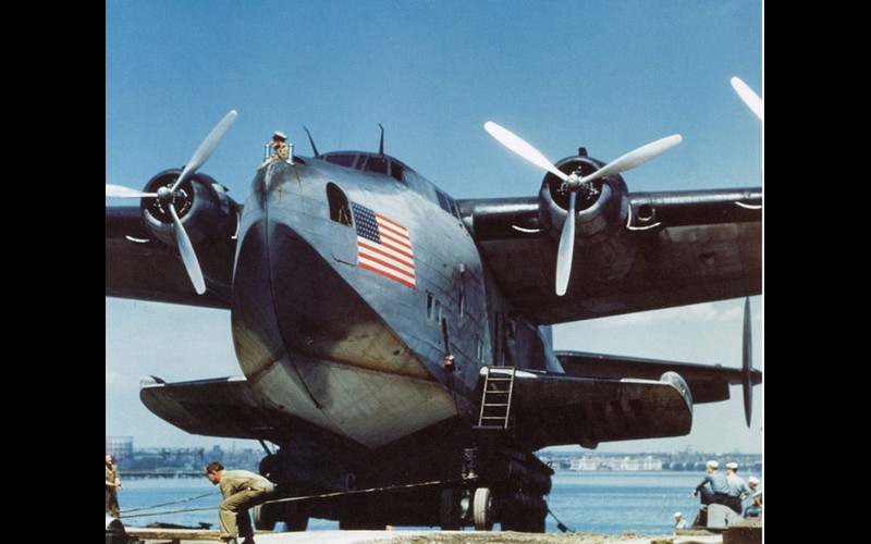 4.4 Pan-Am-B314-in-war-camoflage